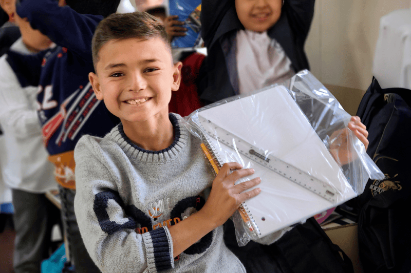 Boy in Iraq receives school supplies